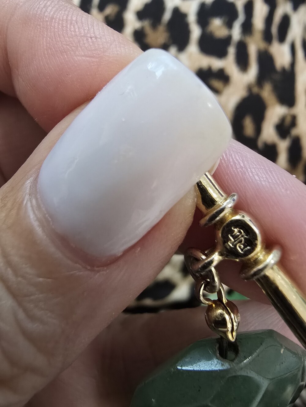 VINTAGE RALPH LAUREN MARKET JADE LIKE GOLD TONED BRACELET STATEMENT PIECE. - Picture 3 of 4